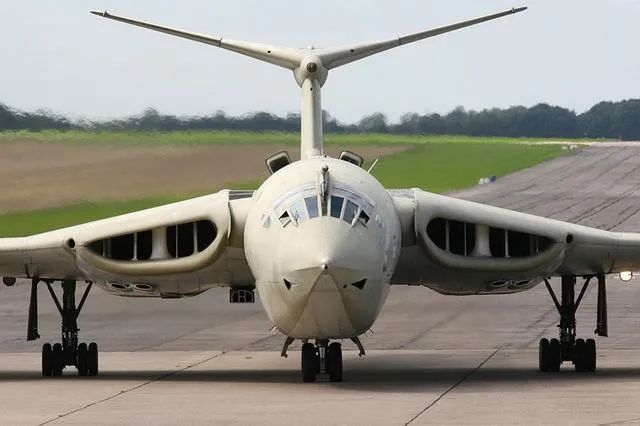 为什么二战后英国军事实力那么强,为何二战时的英国表现很差