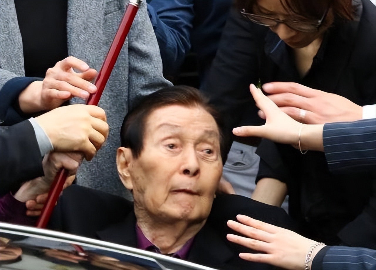 操控总统，玩弄女星，公然支持部署萨德，韩国财阀乐天有多嚣张