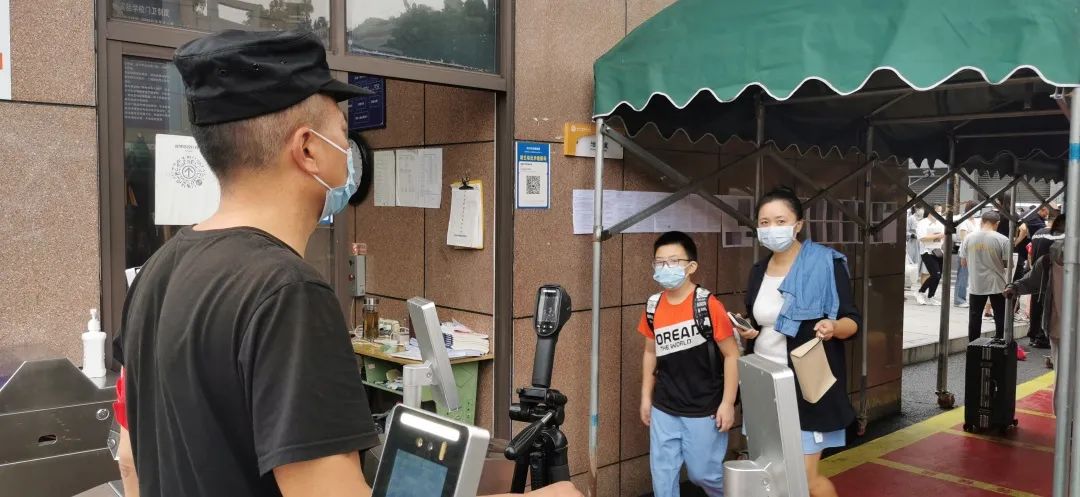 再见了，小盆友——9月19日成都家长成功“解除居家”……