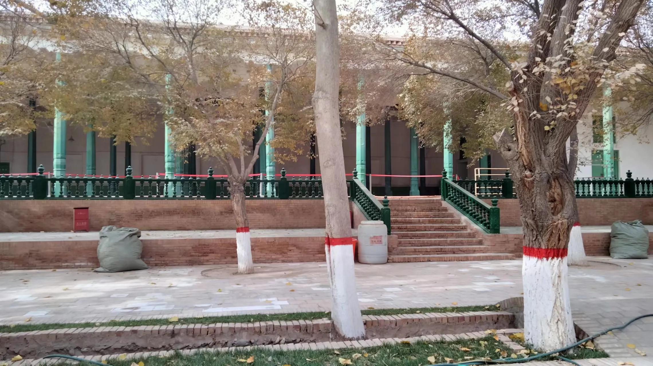 遇到在路上旅行,一个月也能赚一万块左右的小敏(124)