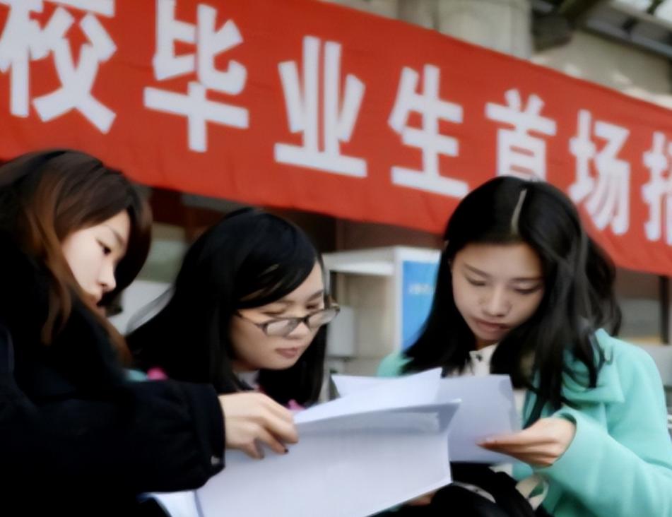 专家建议“何不食肉糜”，一个赛一个离谱，大学生：建议专家闭嘴