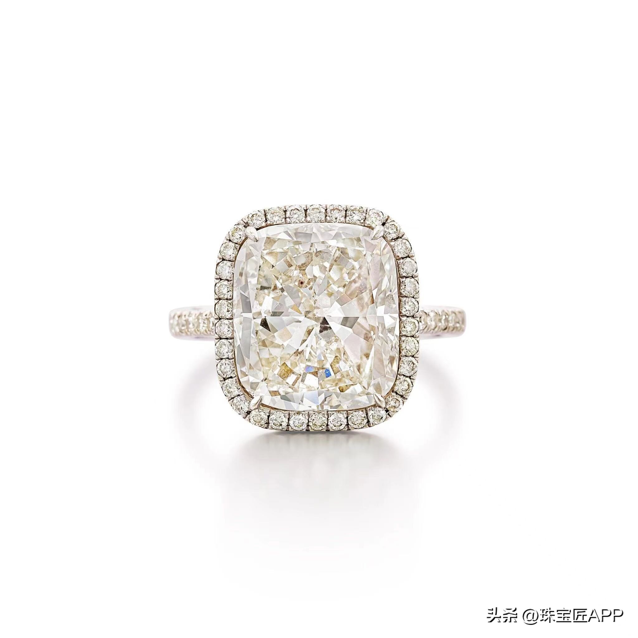 彩钻占C位，帕拉伊巴身价大涨！直击2023苏富比春拍【瑰丽珠宝2】