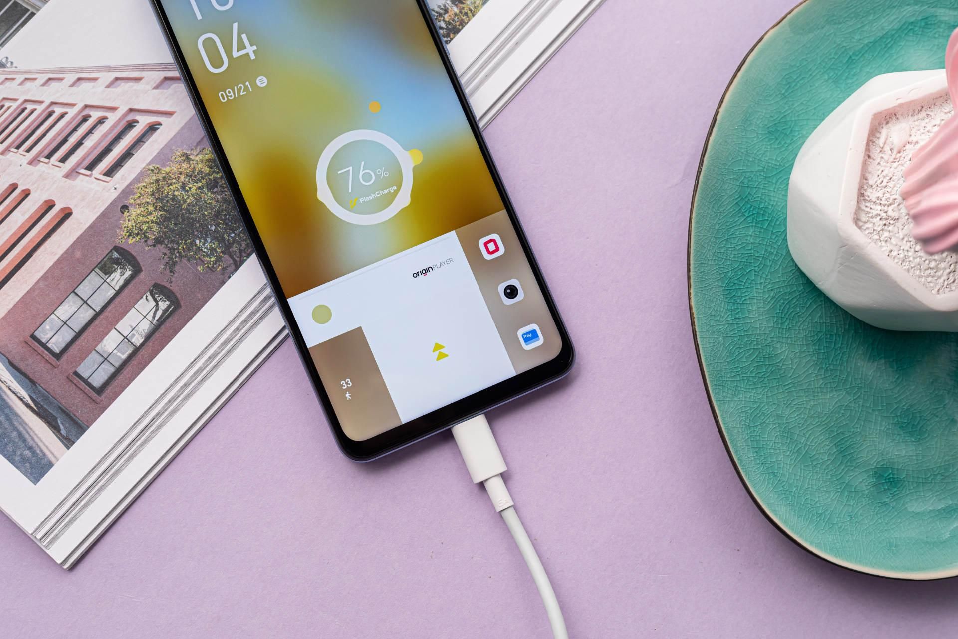 拍照好续航强的千元机,iqooz6手机优缺点