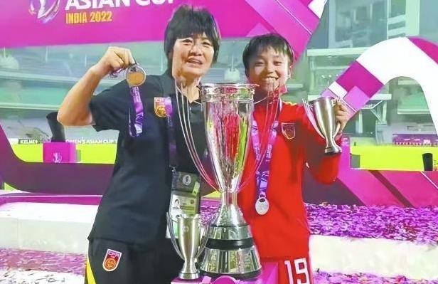 中国女足小将闪耀欧洲8场独造7球,中国女足2-8不敌荷兰无缘晋级16强