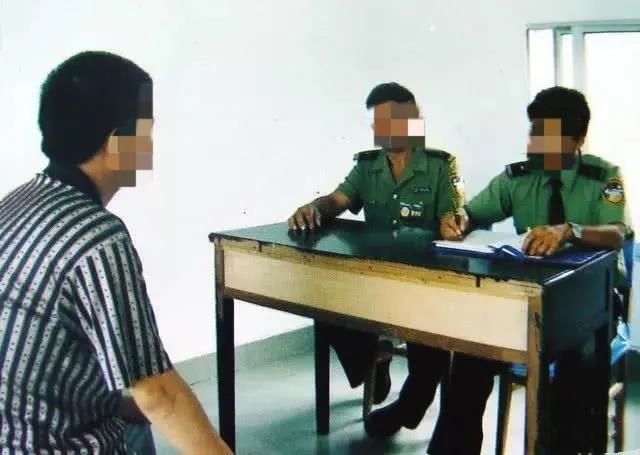 1米8壮汉被杀，1米6驼背老人却被认定是凶手？求告5年终获清白？