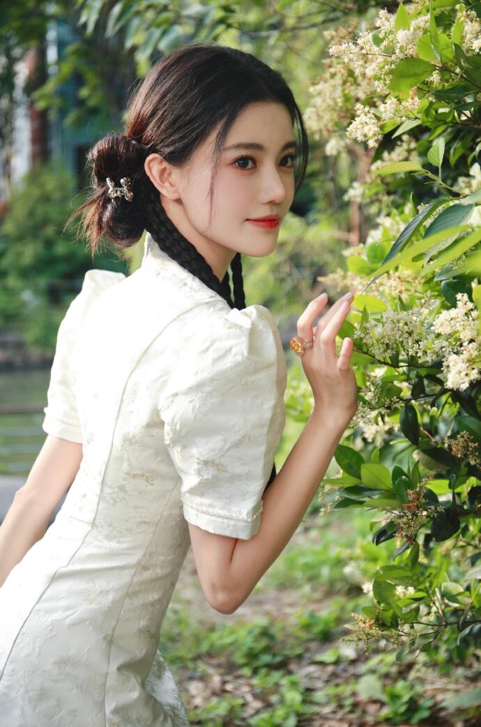 孙珍妮蓝发造型,孙珍妮的半扎发