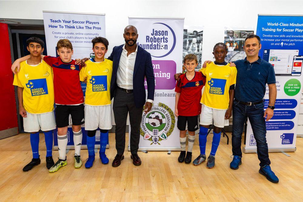 「怀旧英超」贾森·罗伯茨：温柔、博爱且志存高远的“肌肉硬汉”