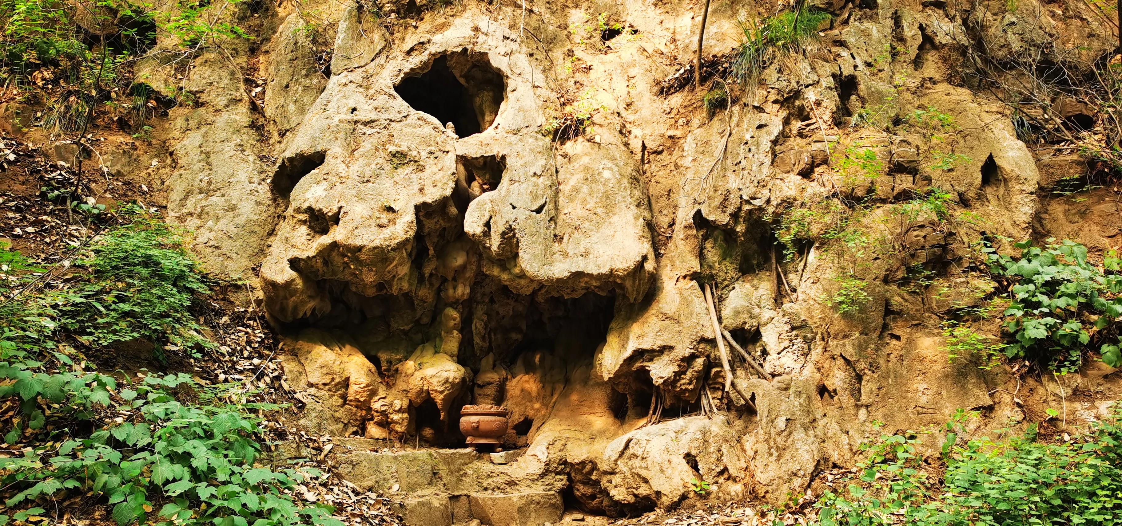 平谷老象峰景区~犹如子母连体象,母象头西尾东,子象头东尾西