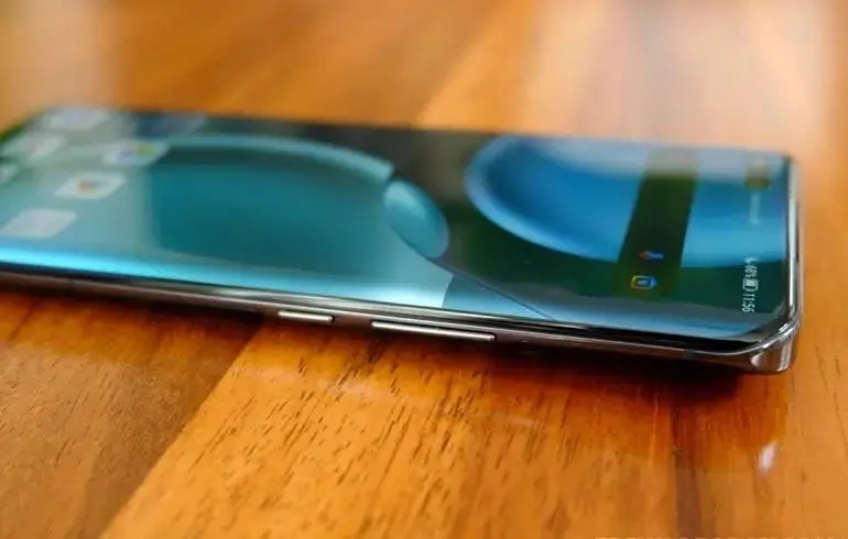 256GB+IP68+100W快充，跌价1140元，100倍变焦旗舰售价再创新低