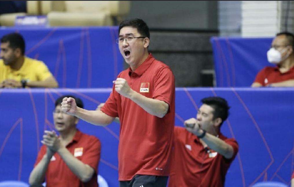 中国队遭争议判罚,中国队被争议判罚