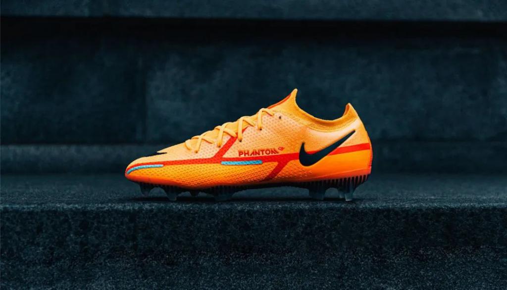 nikephantomgt足球鞋实物曝光,耐克phantomvision足球鞋