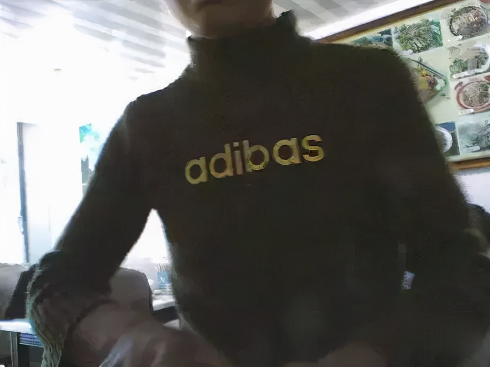 阿迪达斯为什么换字母了,阿迪达斯改logo什么时候换的