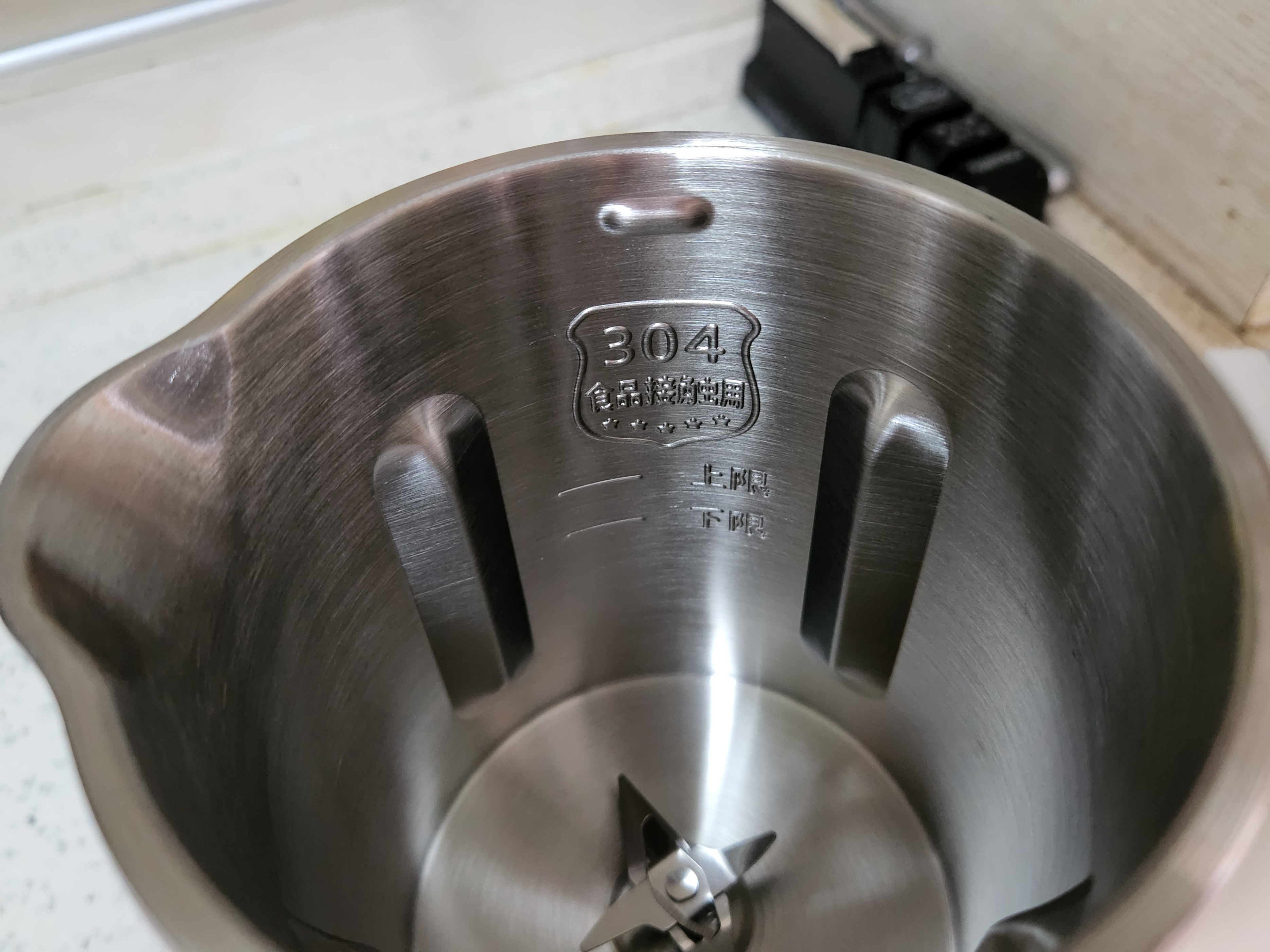 小熊和大宇哪个小型破壁豆浆机好,秋冬厨房新宠大宇云暮破壁豆浆机