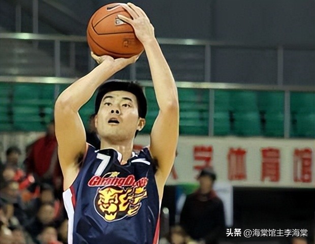 有广东自媒体爆料朱芳雨从美国回来以后可能退位王仕鹏上位？