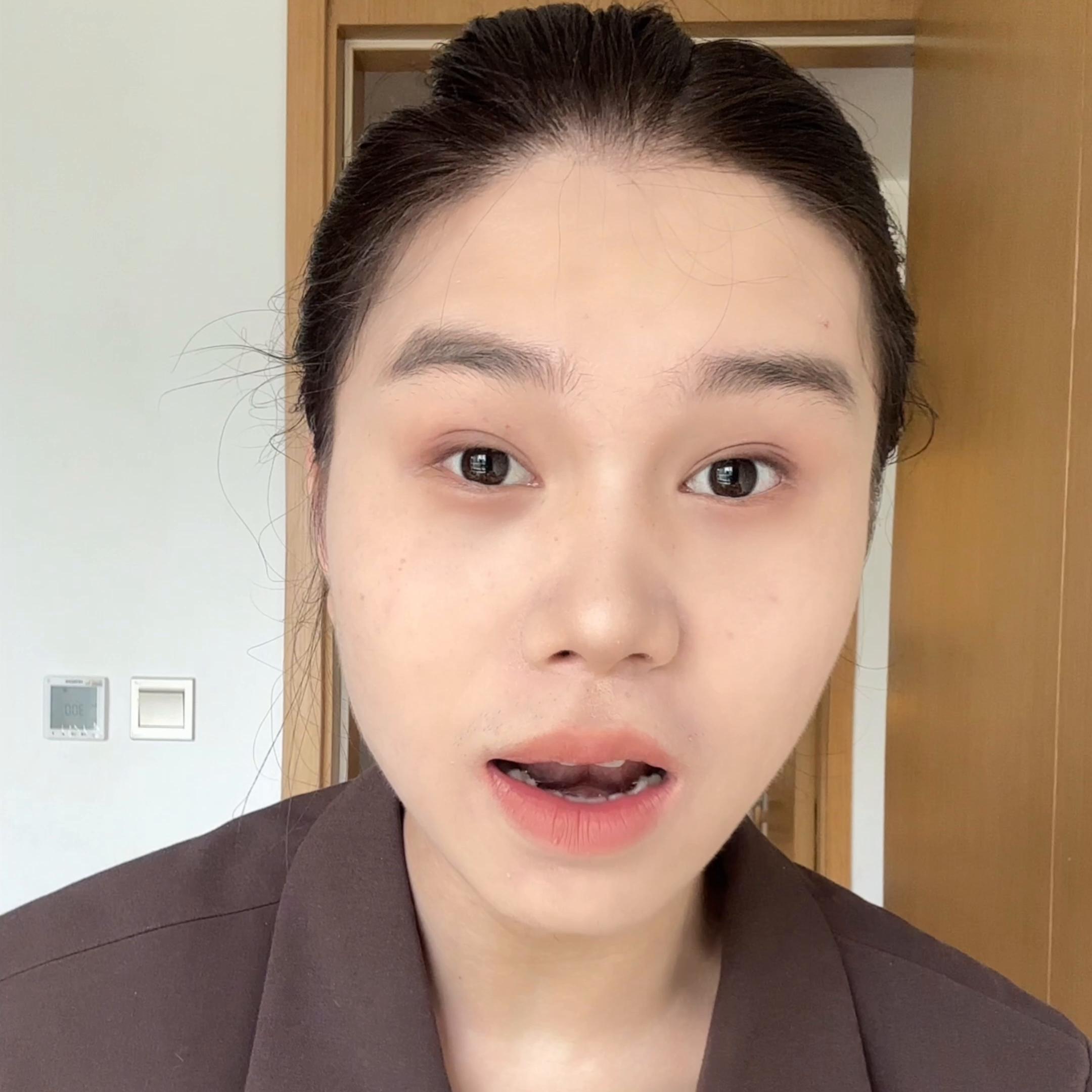 便宜又好用的彩妆,平价彩妆和热门彩妆价格对比