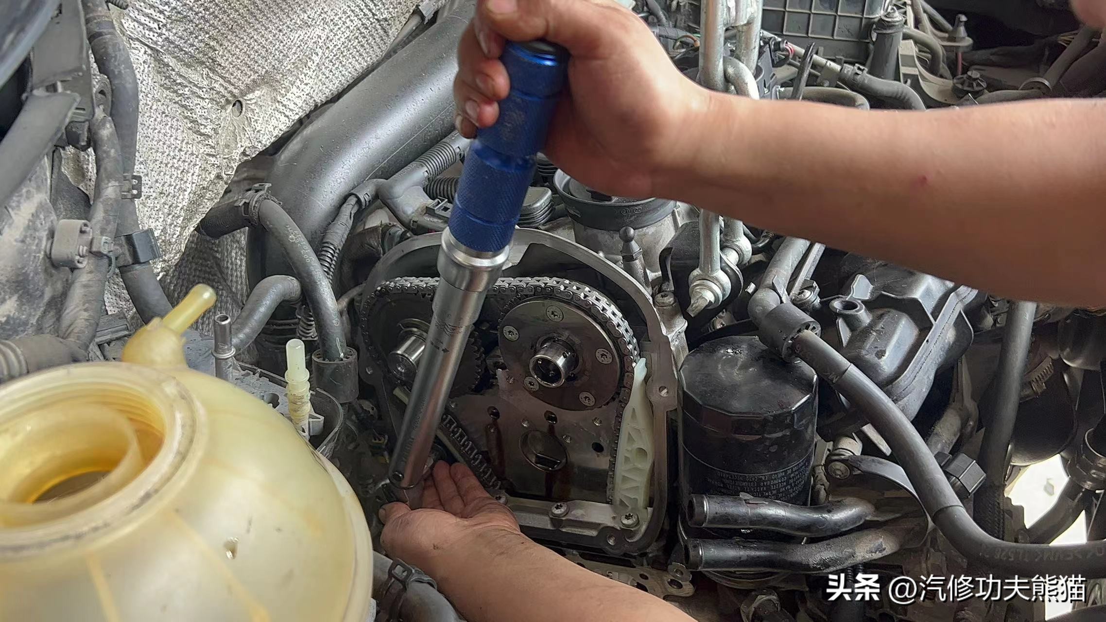 大众途观l2.0t2022保养复位,途观l2017款380tsi四驱豪华版保养