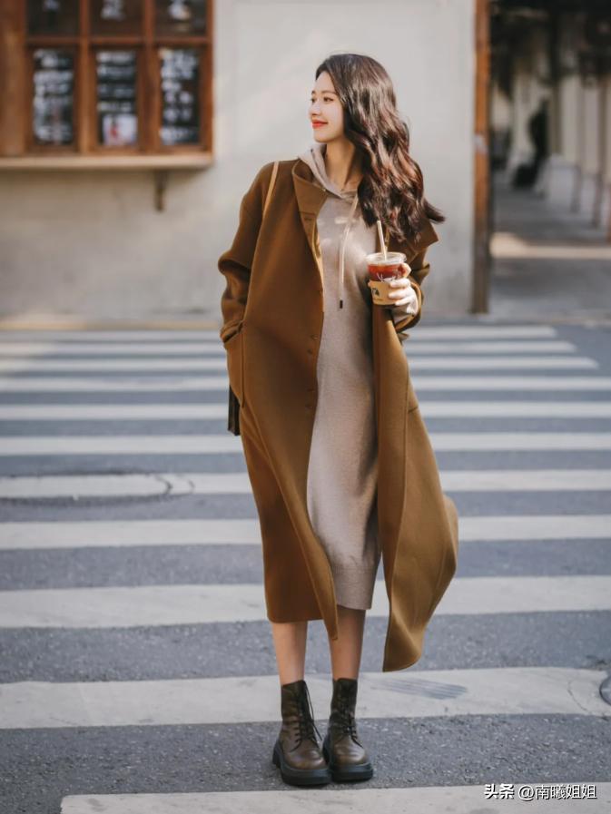 秋冬什么鞋配长裙子比较好看,秋冬穿这三双鞋帅气又显高