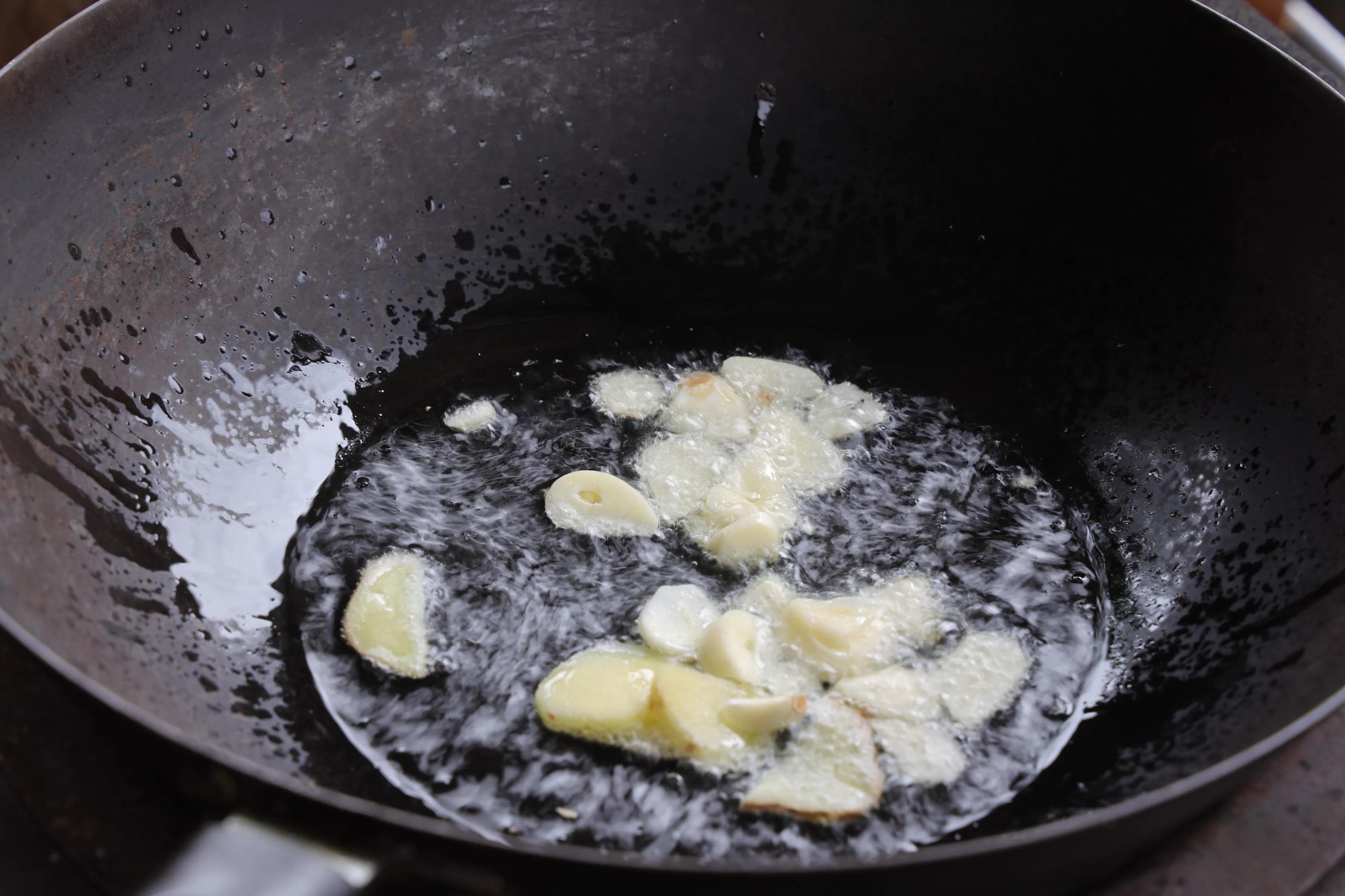 懒人黄焖鸡，一包酱汁就搞定，非常鲜美好吃下饭，一定要试试