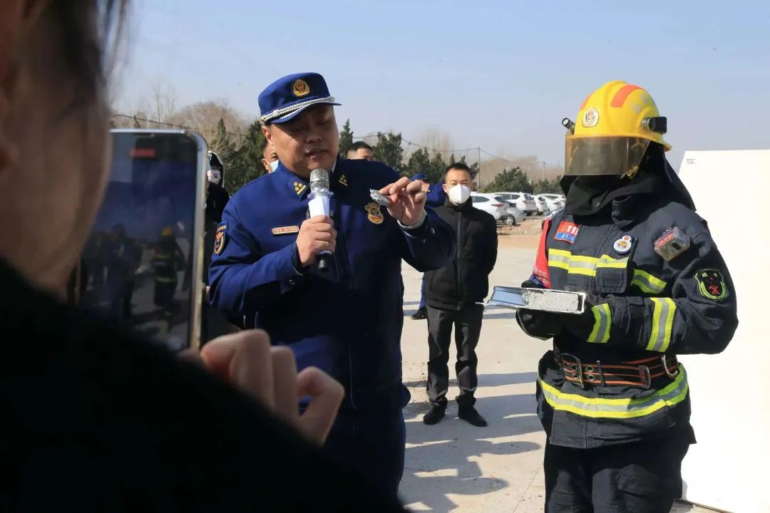 315教你如何识别真假消防产品 (315蓝朋友教你辨别消防产品)