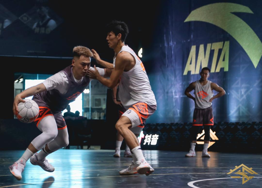 球鞋推荐2021年实战篮球鞋排行榜,突破速度型宽脚后卫球鞋推荐