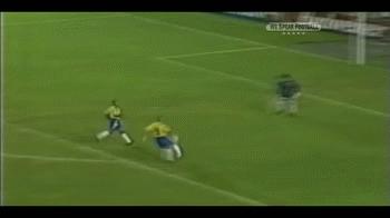 世界杯大罗钟摆过人,世界杯小罗经典时刻