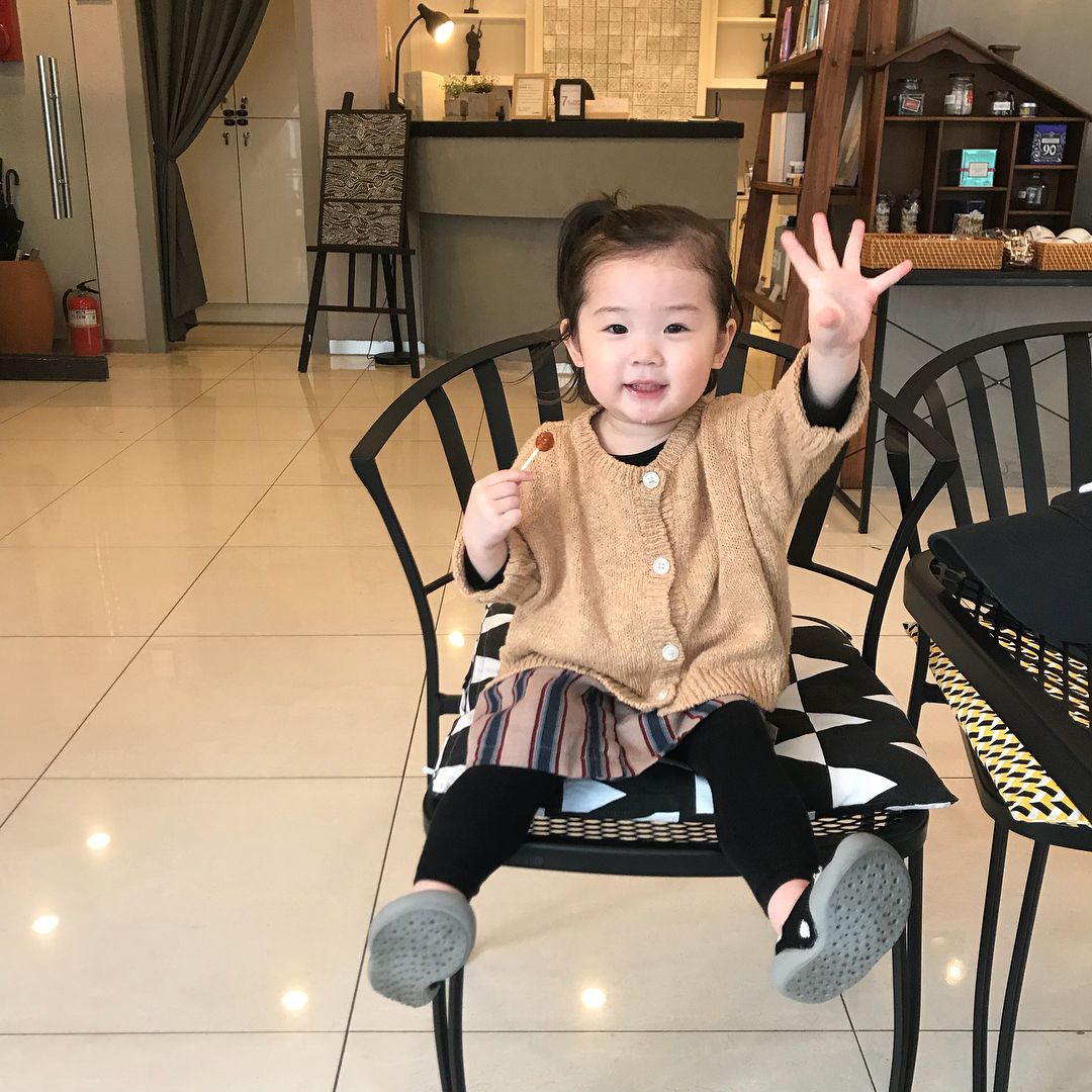 最近超火的可爱小女孩表情包,小女孩可爱萌表情包