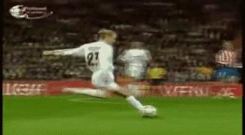 足球零基础可以怎么踢长传,足球基本功开大脚详解