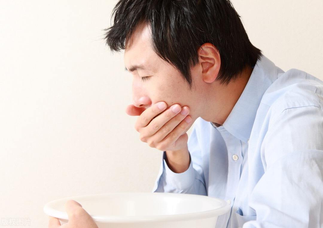 口干口苦口臭是有病吗,口干口苦口臭是脾胃不好吗
