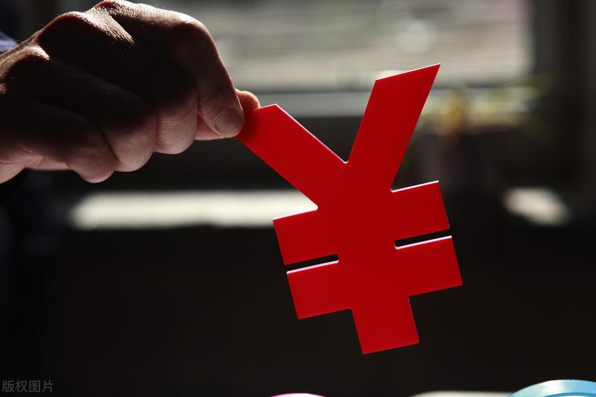 以借为名不还公款是否构成贪污罪,与贪污犯共谋贪污构成什么罪