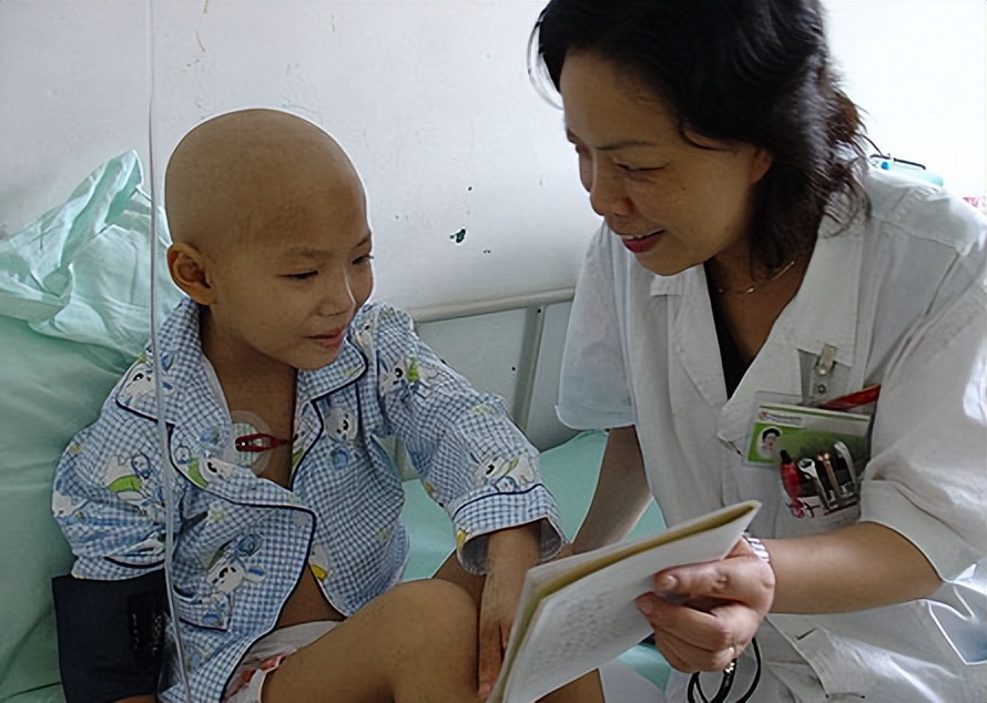 18岁患癌女孩临终遗言,女孩患癌18年一直坚持治愈成功