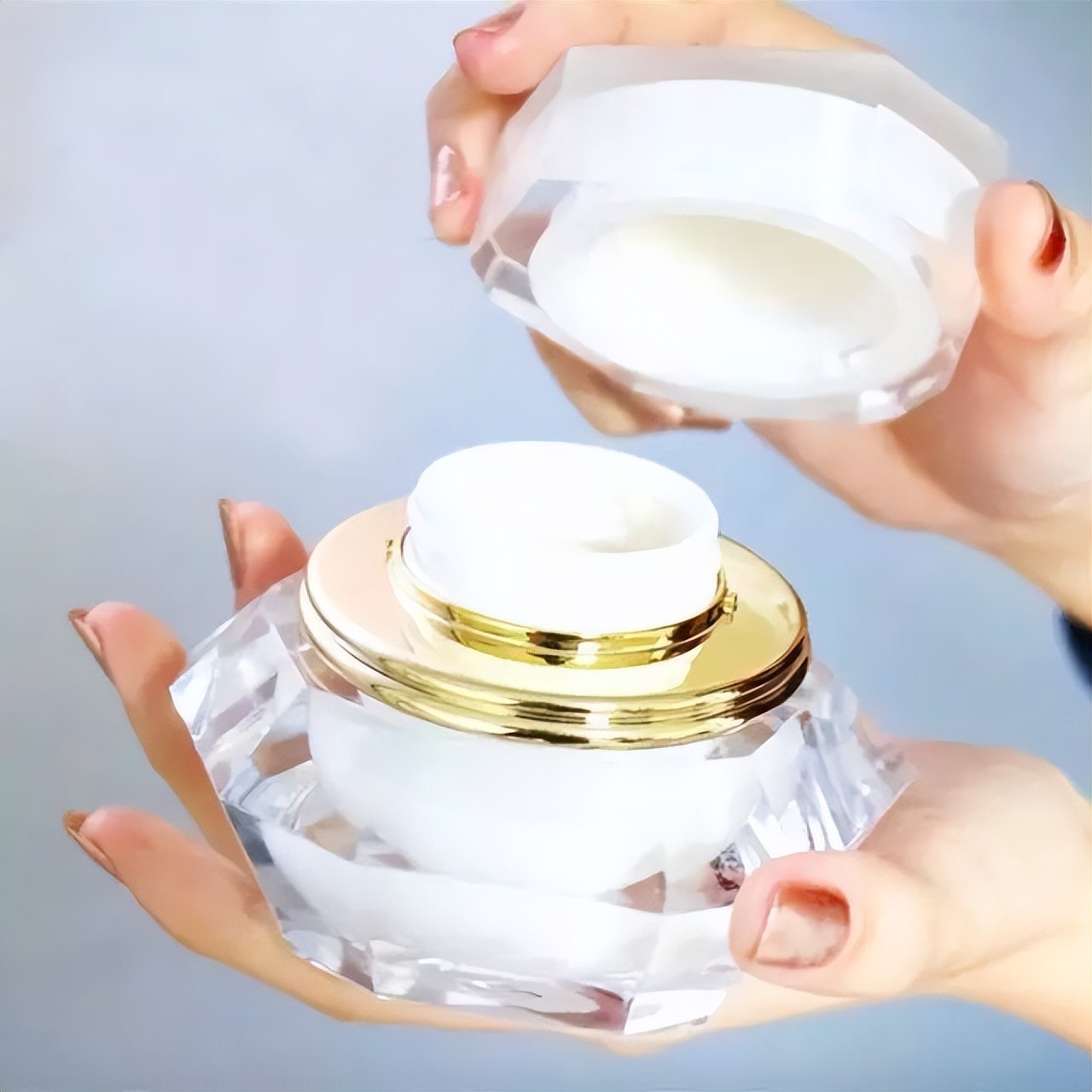 深层补水持久面霜,深层保湿效果最好的面霜