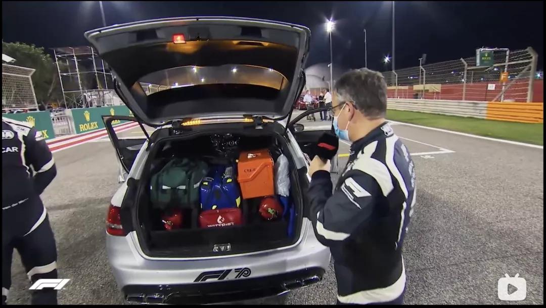 奔驰c200瓦罐6万公里二手价格,奔驰瓦罐c200