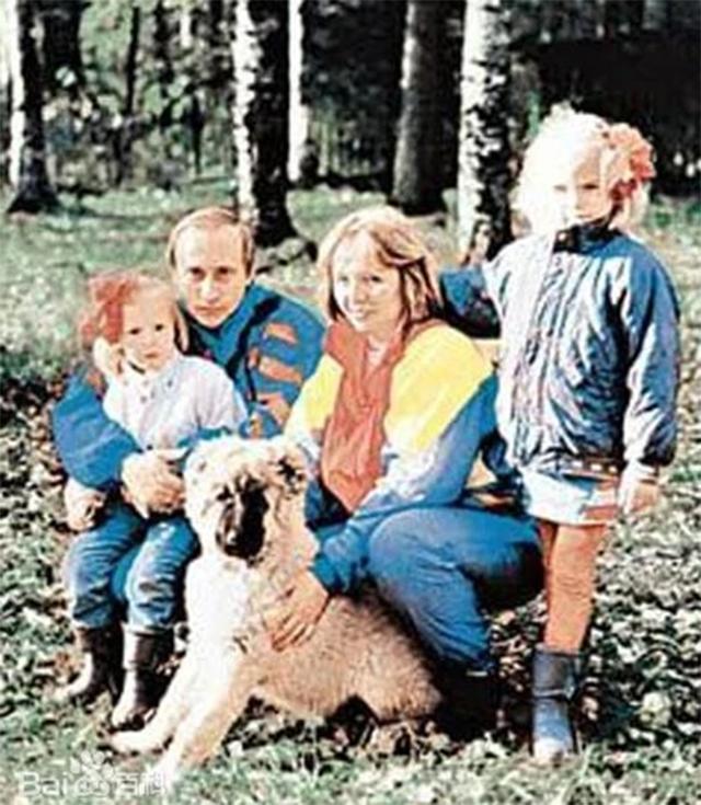 普京当选总统后第一件事,普京当选总统后流泪讲话视频