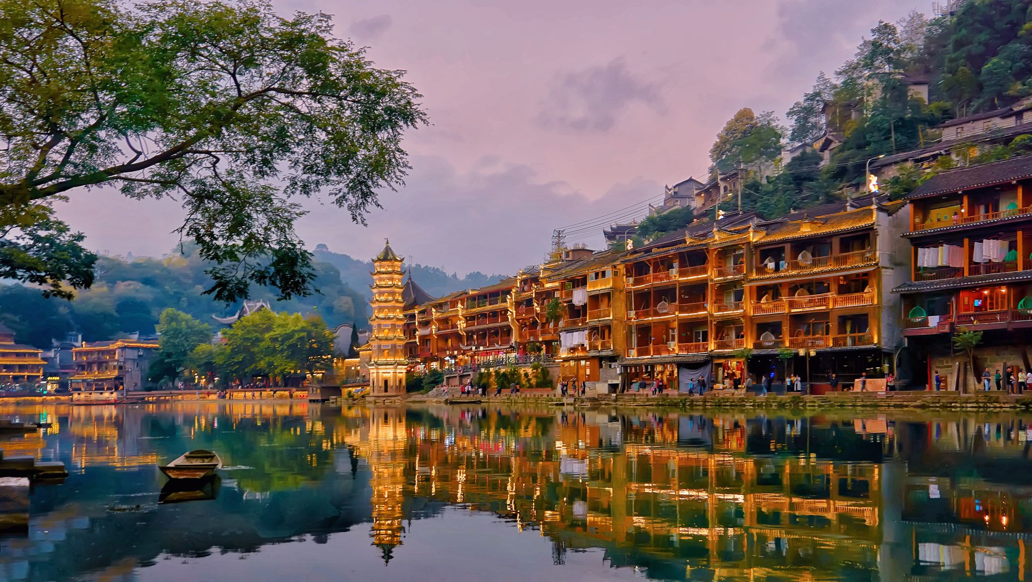 凤凰古城哪些景点需要门票免费,凤凰古城景点历史故事及传说