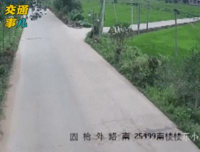 深夜时分在街头表演“杂技”？果然引来“特别关注”