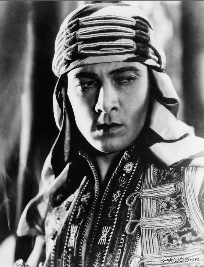 女人爱的不是我，我只是女人们用来描绘她们梦想的画布