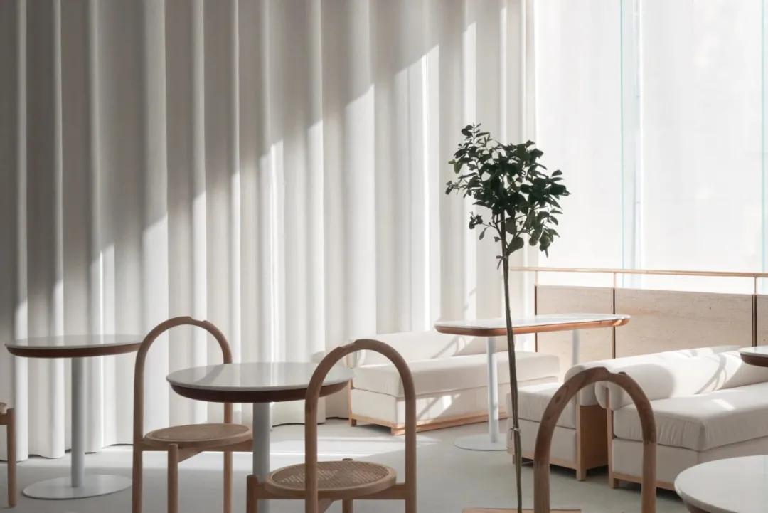 咖啡馆与餐厅一起的设计,极简咖啡厅设计案例赏析