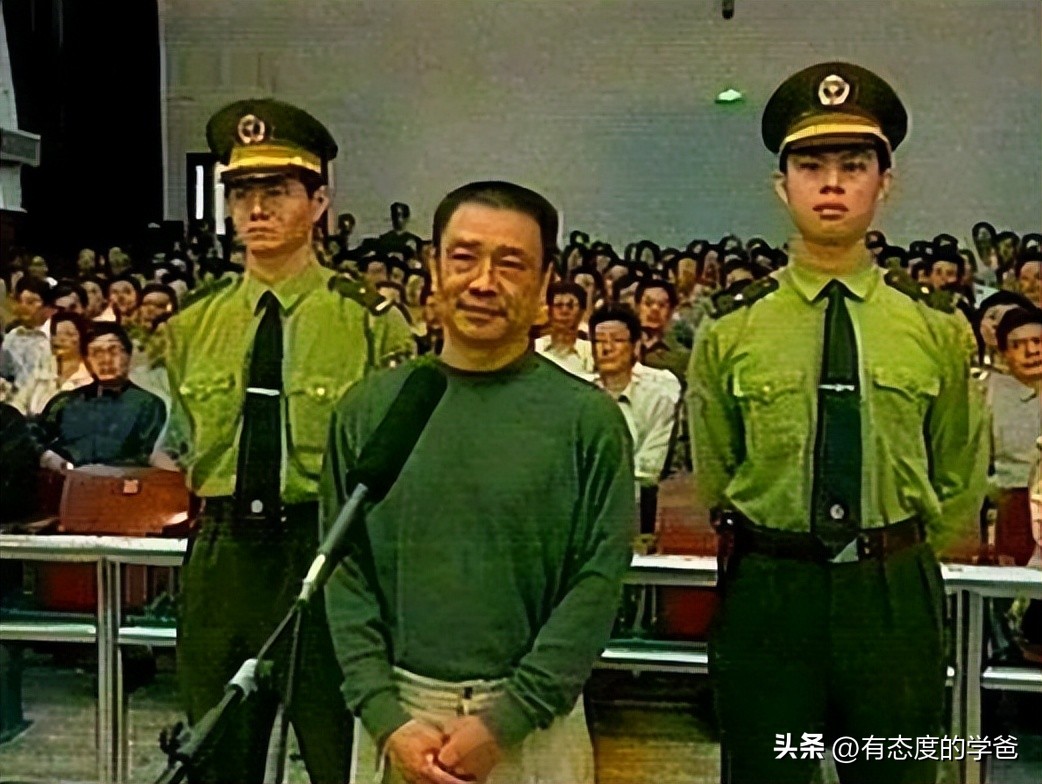 09年，*昌星赖**称愿意“回国自首”，当时他提出了哪两个条件？