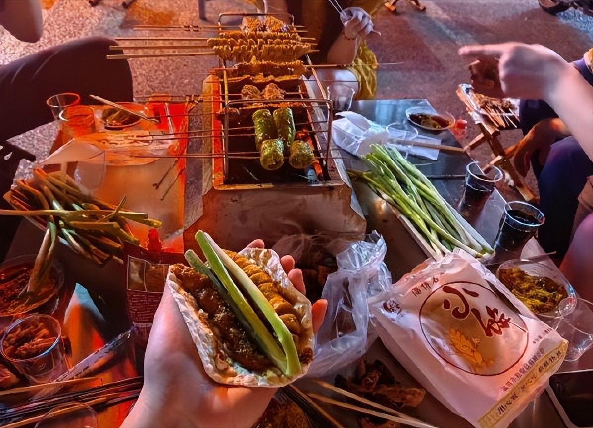 淄博烧烤开始凉了吗,淄博烧烤大量店铺转让热评