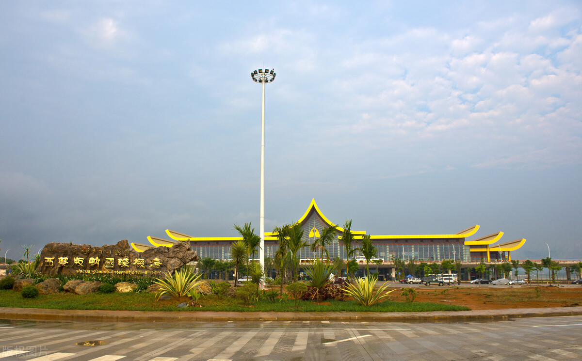 飞机托运把行李弄坏了找谁,飞机托运的箱子被搞坏了