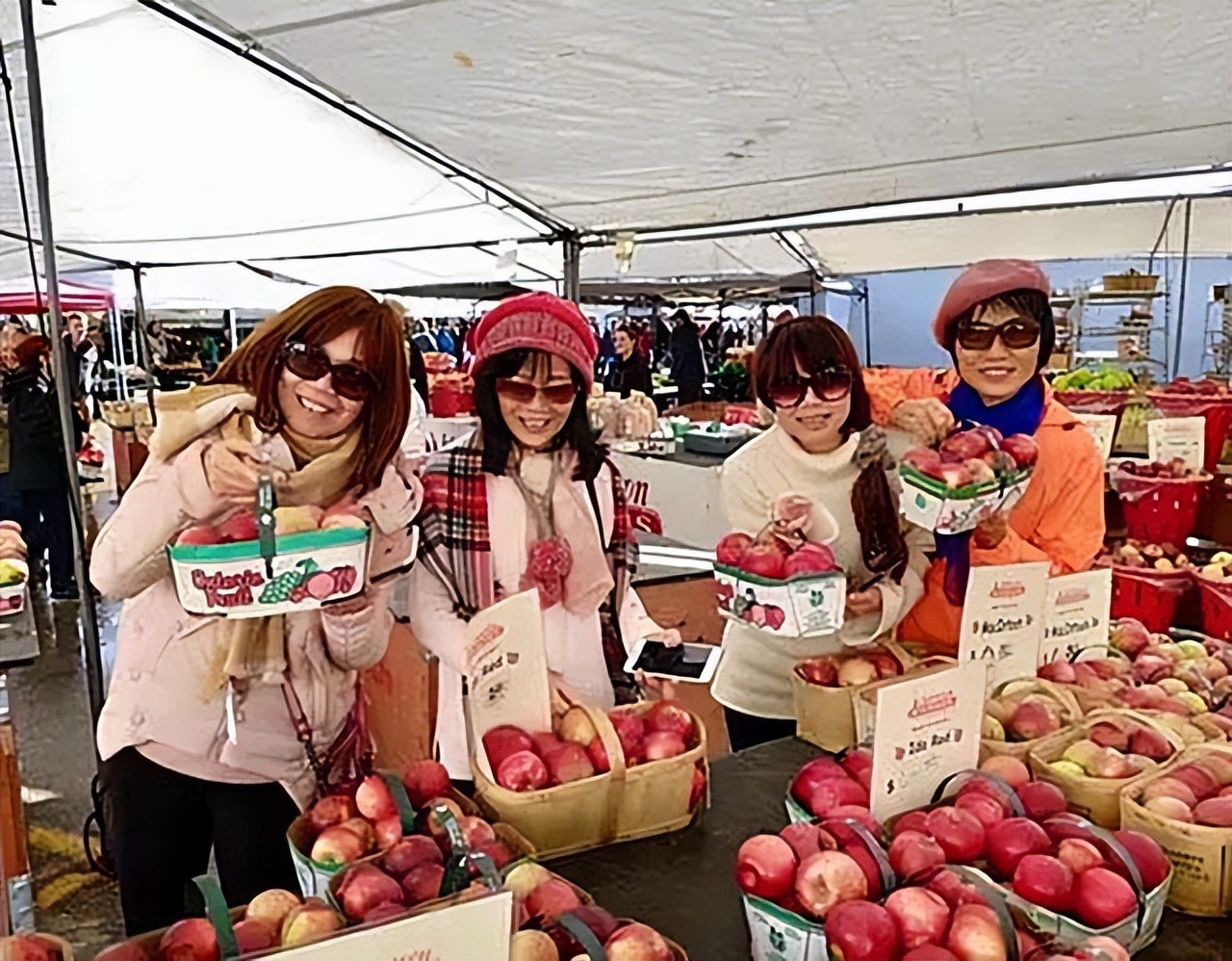 19年加拿大巨轮被堵厦门外海，损失十多亿美元，加总理尝到了苦果