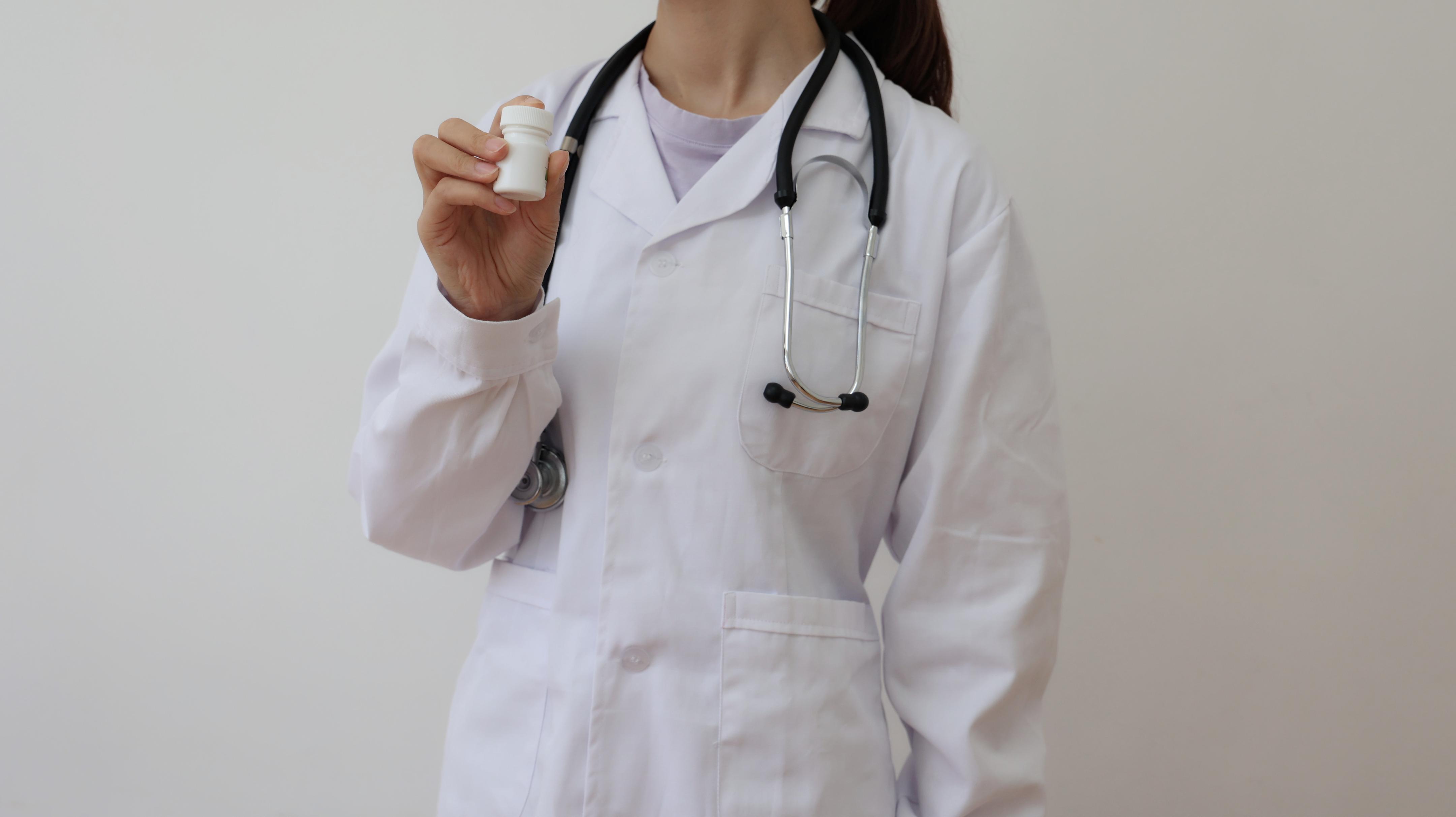 外阴鳞状上皮细胞增生怎么引起的,外阴鳞状上皮细胞增生有什么治疗