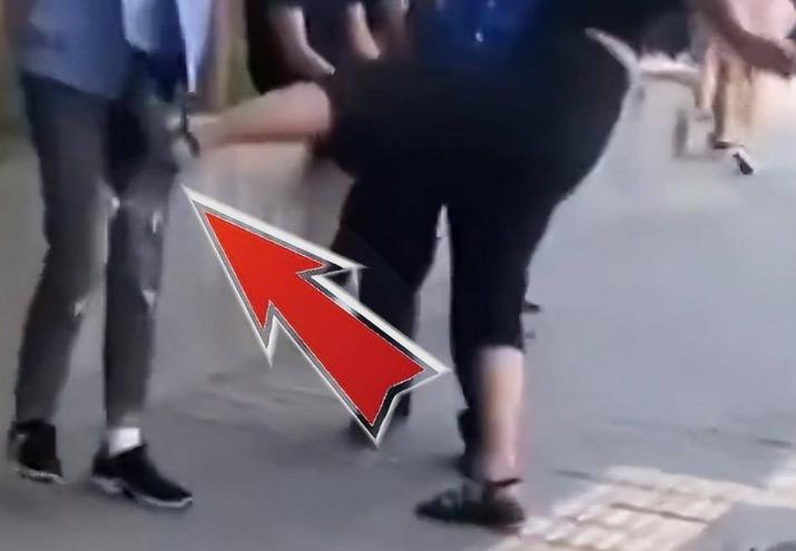 女子被司机打耳光后续赔了多少钱,女人被司机打耳光司机赔了10万