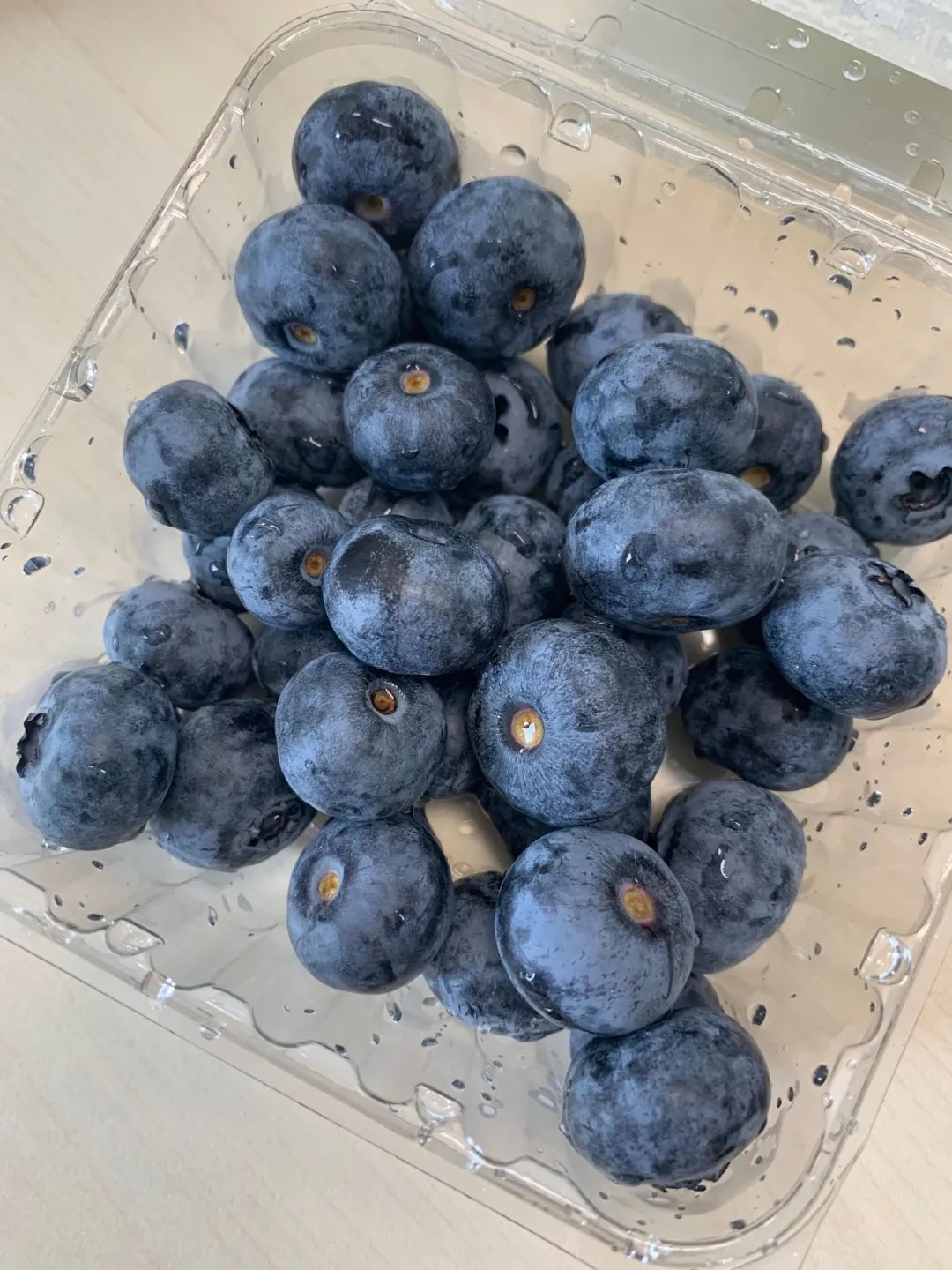 蓝莓可增强视力消除眼睛疲劳,吃蓝莓和吃胡萝卜哪个对视力更好