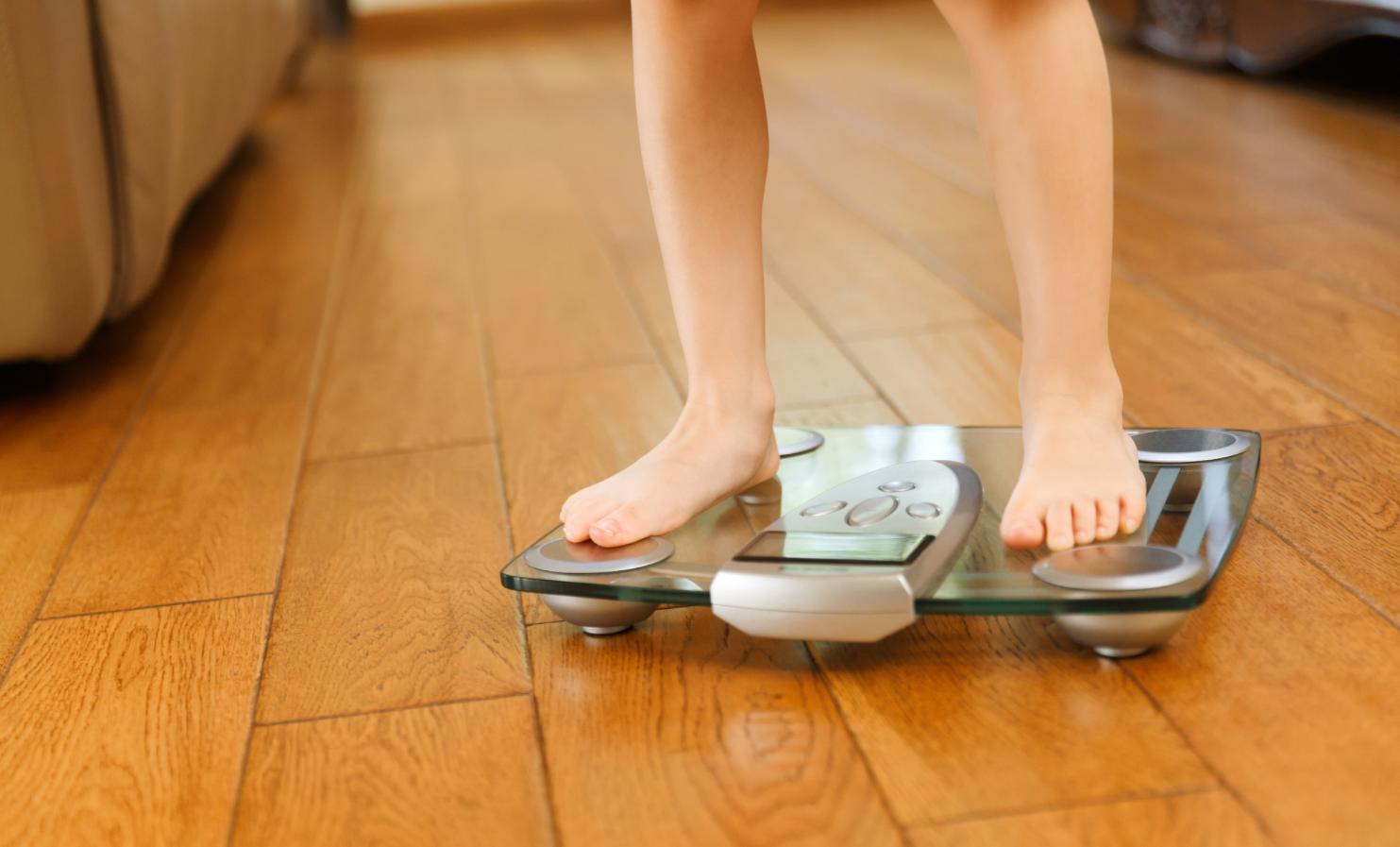 伟大妈妈生出9斤孩子，会阴却裂伤严重！妇产科医生：3招可预防