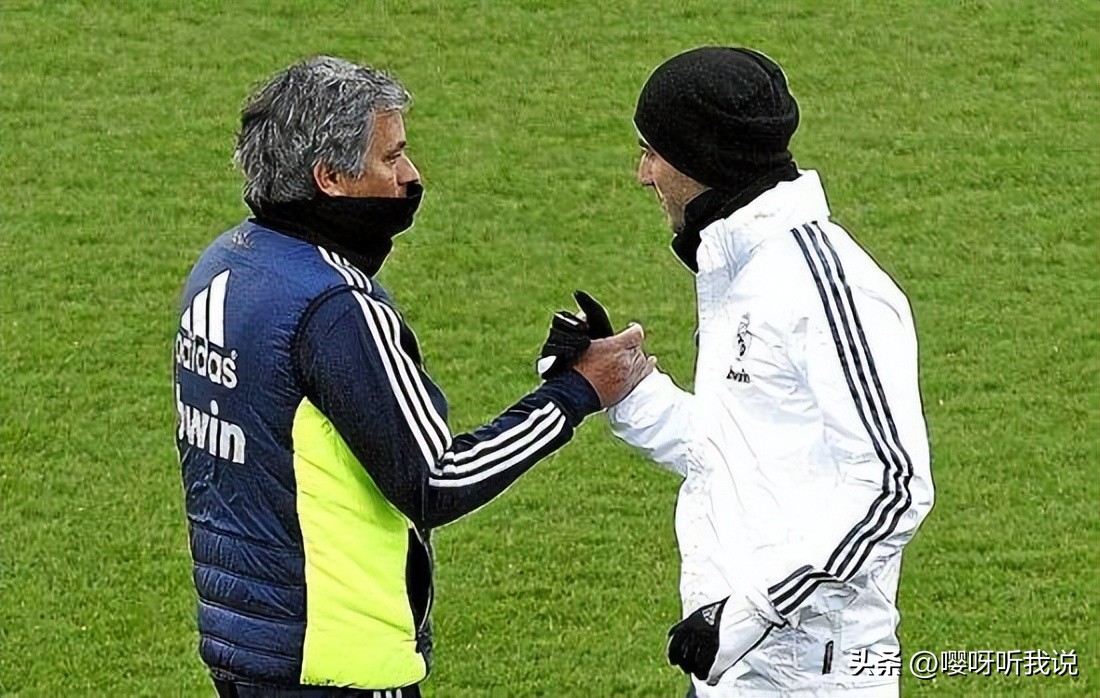 小烟枪泪洒发布会，34岁就宣布退役，梅老板又少一个“左膀右臂”