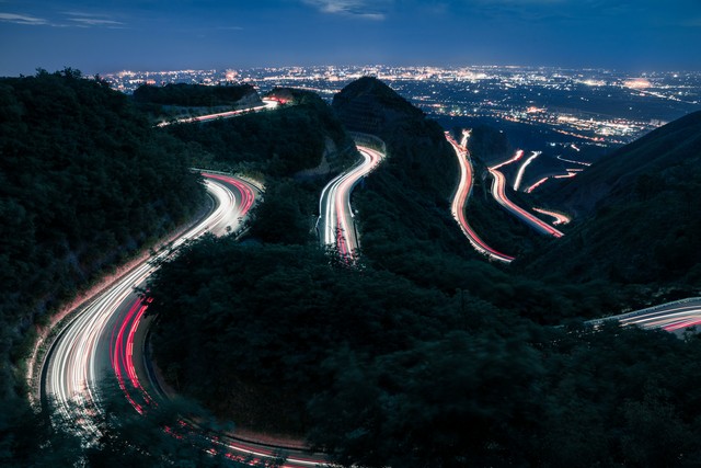 千金一笑这个成语的由来怎么写,千金一笑完整版