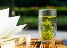西湖龙井茶的功效和好处都有哪些,西湖龙井特点和功效