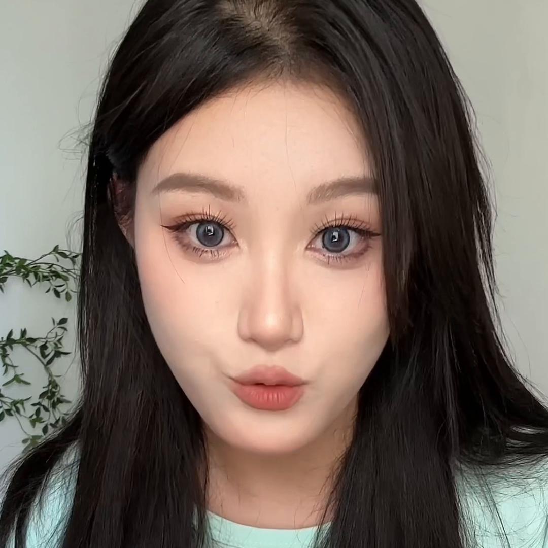 直发夹板鱼尾卷教程,直发自己怎么弄卷发