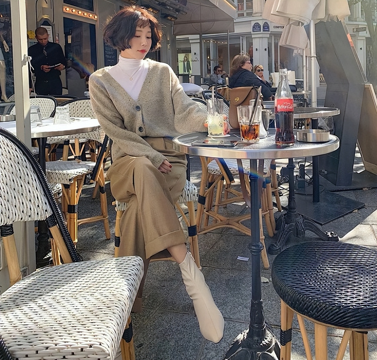 韩国辣妹穿搭视频,韩国女孩是怎么穿衣服的